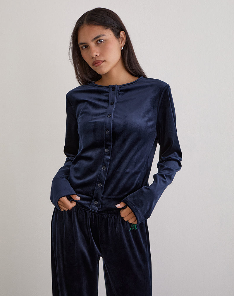 Imagen de Kellen Button Up Cardigan in Velour Navy