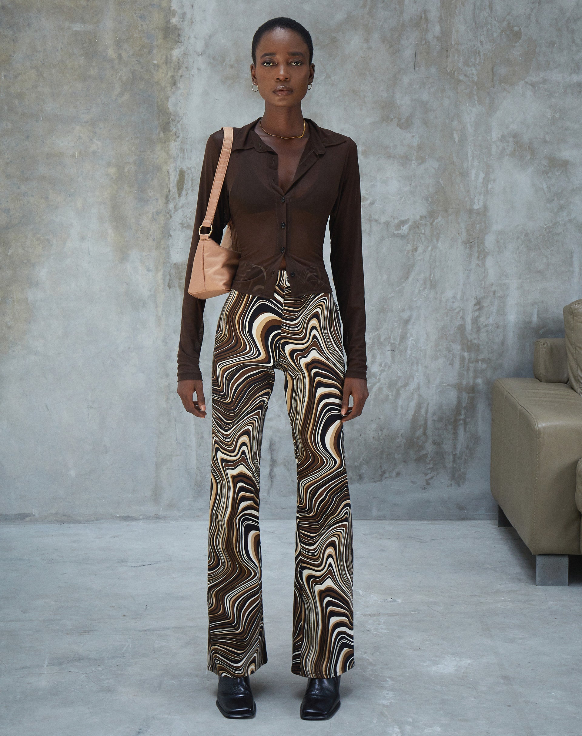 Imagen de Zoven Flare Trouser in 70s Ripple