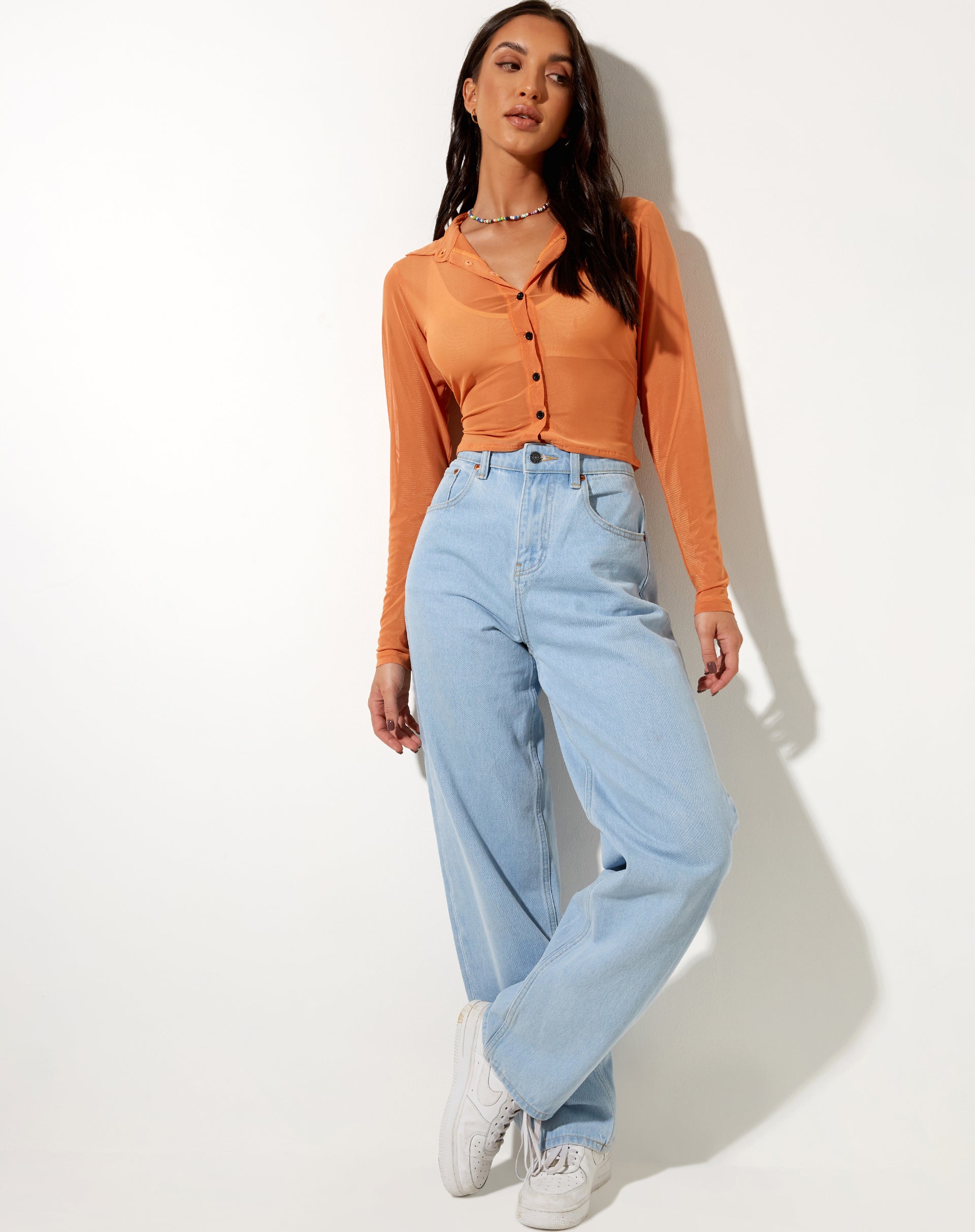 Imagen de la camisa Kelly en malla naranja