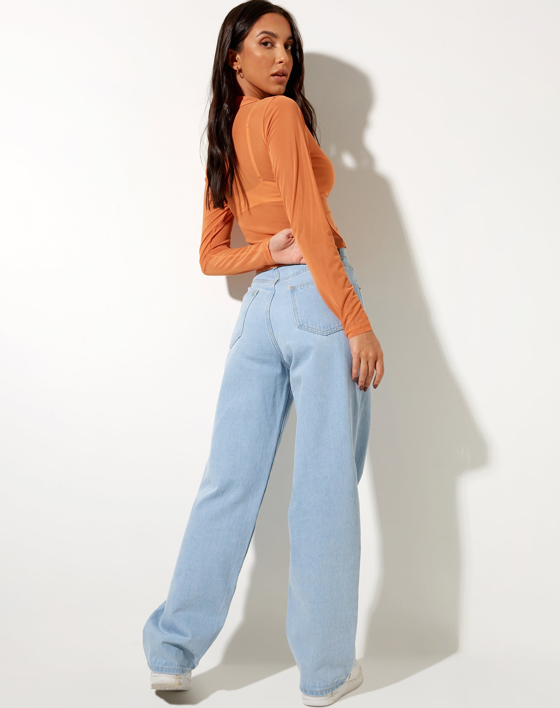 Imagen de la camisa Kelly en malla naranja