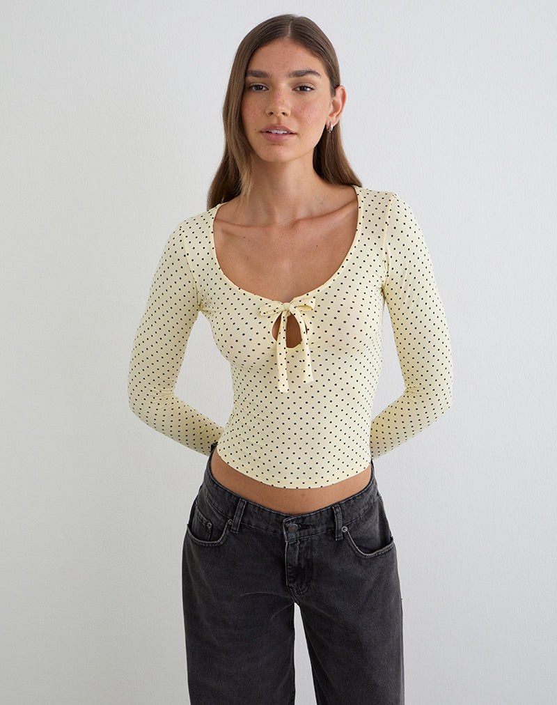 Top de manga larga con lazo delantero de Kline en jersey de rayón con micro lunares color crema