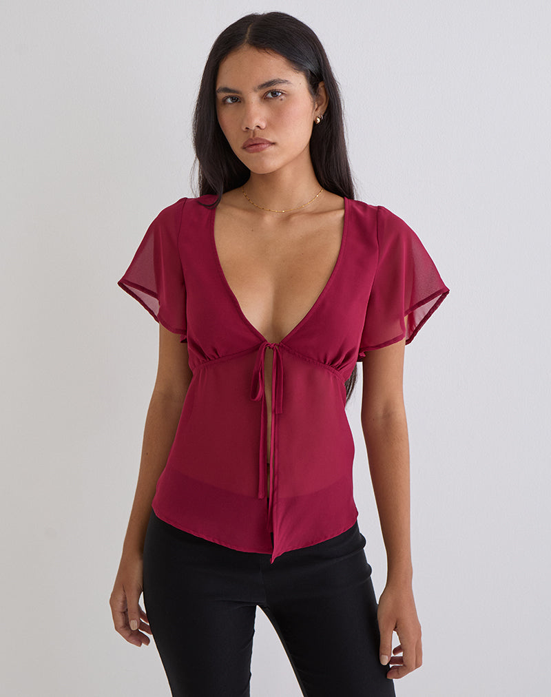 Imagen de la blusa Kota Chiffon en color burdeos.