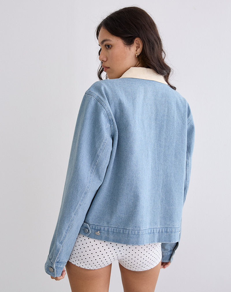 Imagen de la chaqueta Kahyun en denim lavado claro