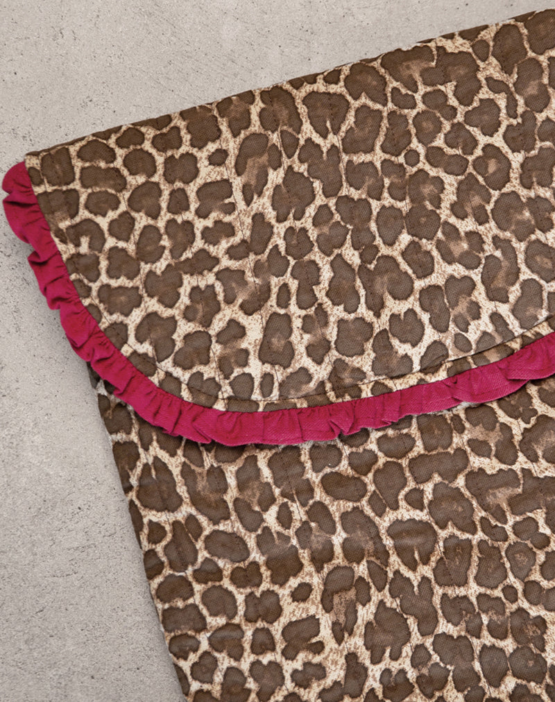 Bolsa para portátil con estampado de leopardo y volante rojo