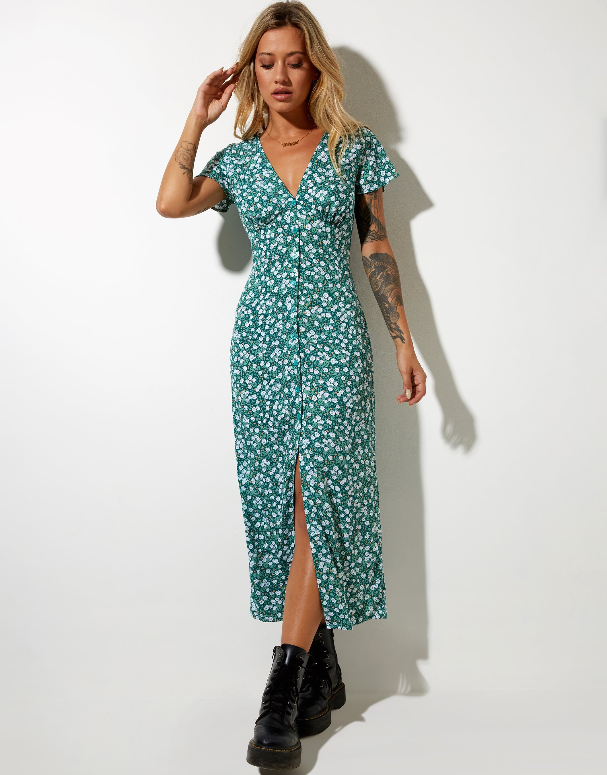 Imagen de Larin Vestido Midi en Floral Campo Verde