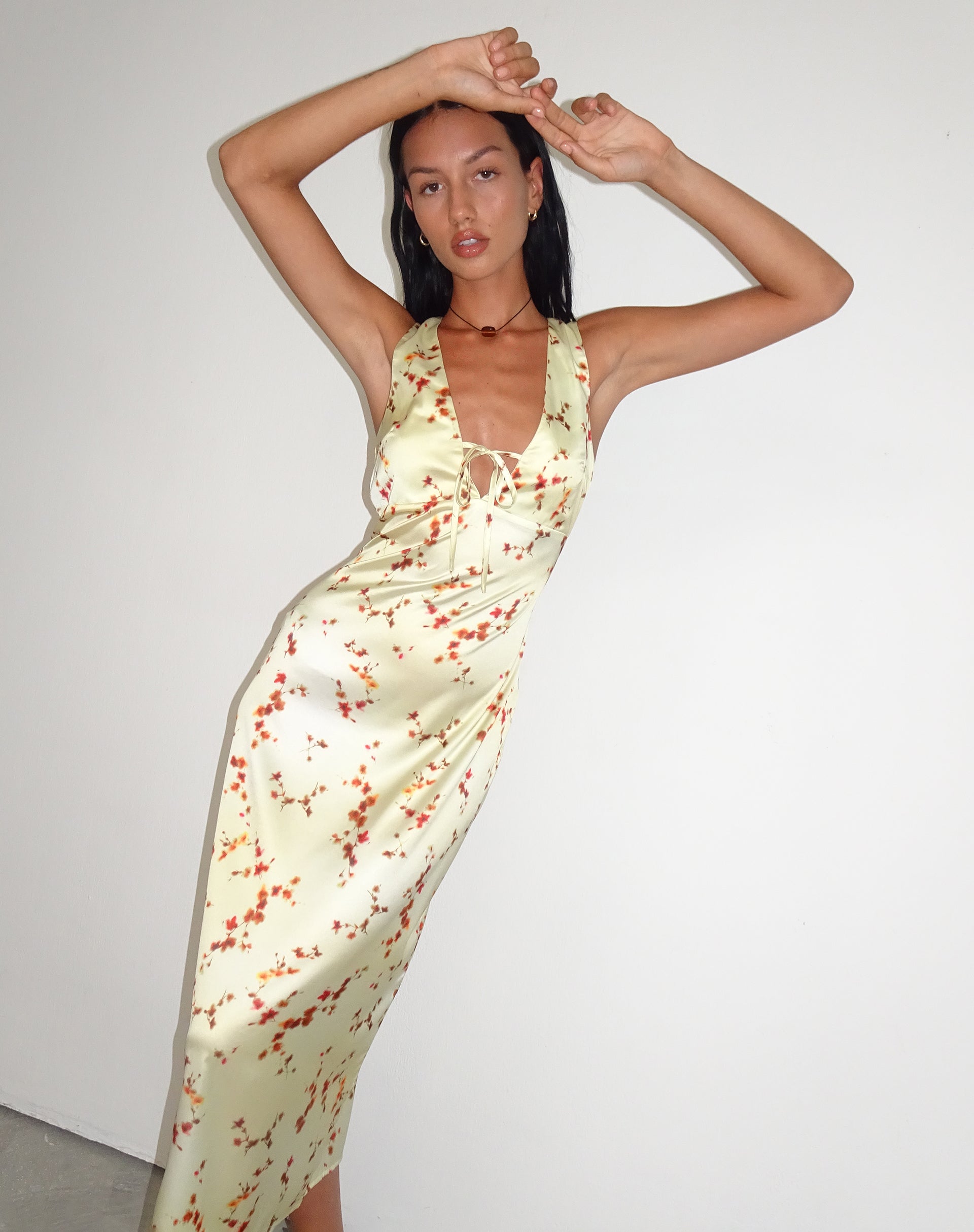Imagen de Lasanda Maxi Vestido de Raso en Bohemio Floral Amarillo