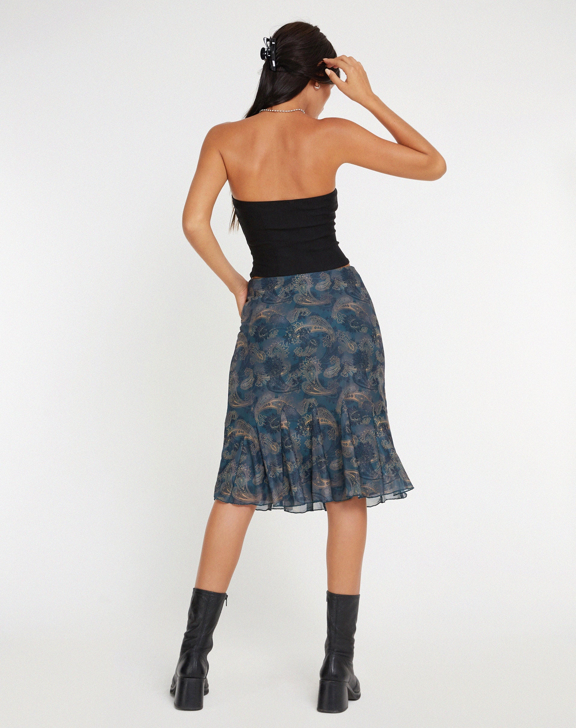 imagen de Latrix Mesh Midi Skirt in Tonal Blue Paisley