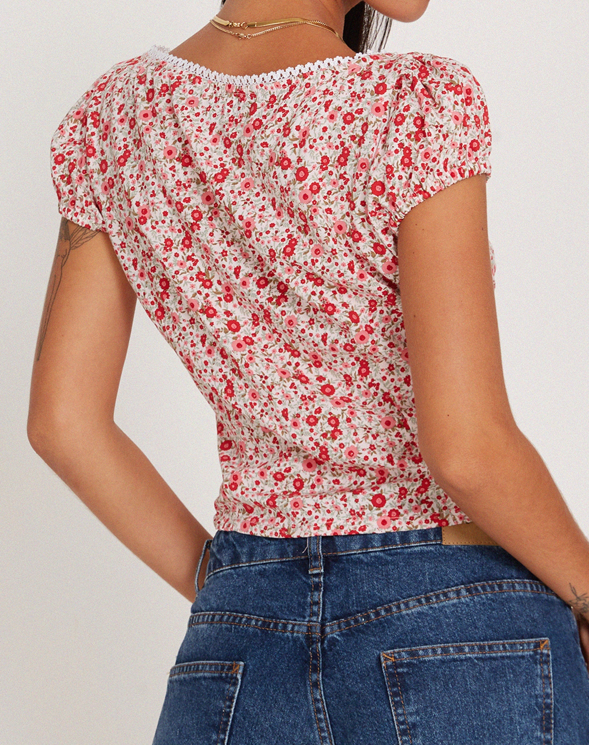 Imagen de Laz Top en Blush Red Ditsy Floral