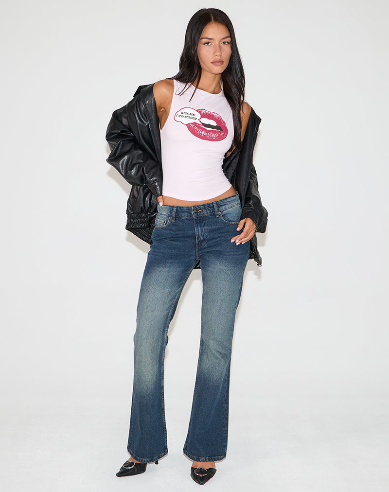 Image of Leen Camiseta de tirantes rosa con gráfico Kiss Me I'm Fab