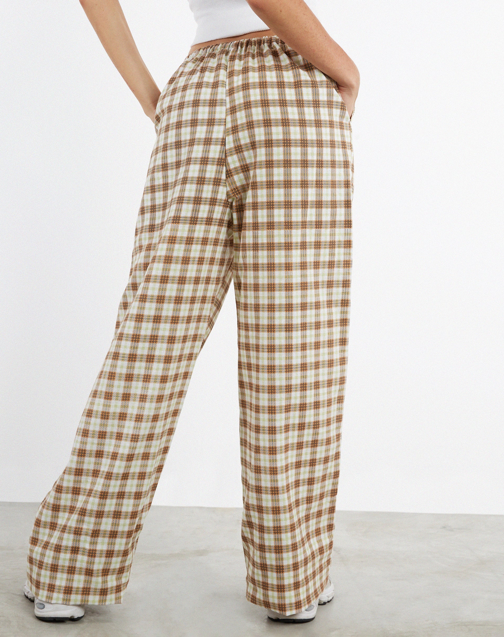 imagen de MOTEL X JACQUIE Lirura Pantalón de pata ancha de cuadros amarillos y marrones