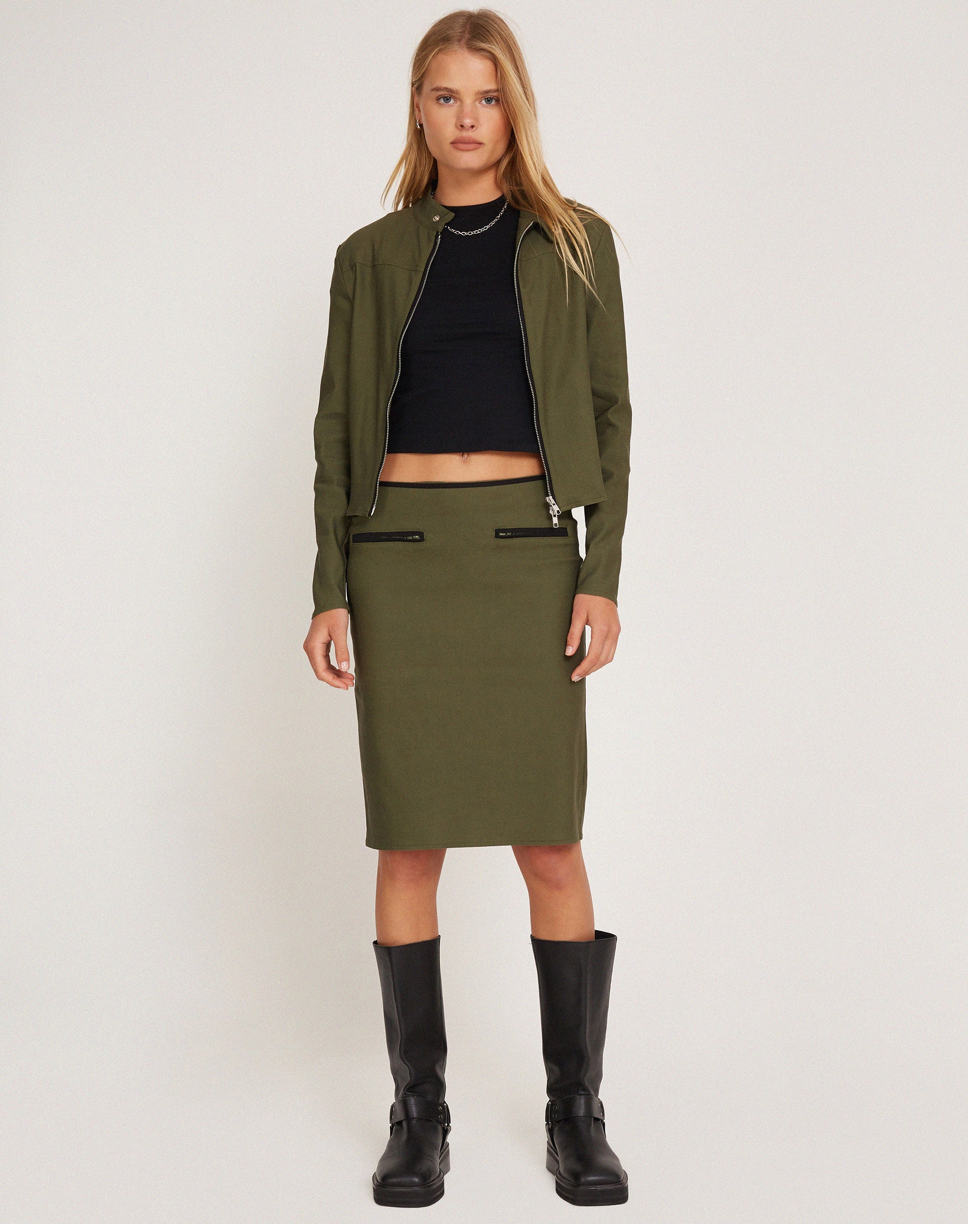 Imagen de la chaqueta Livia en Tailoring Army Green