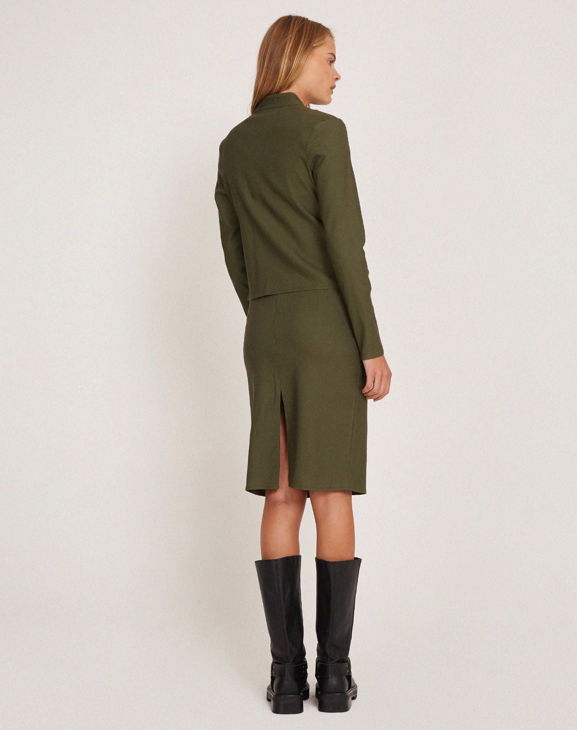 Imagen de la chaqueta Livia en Tailoring Army Green