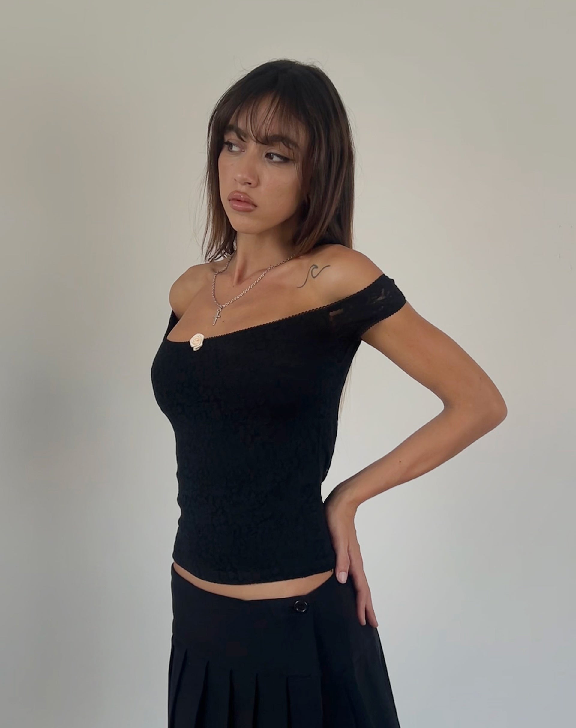 Lonnie Bardot Top de Encaje Rosa Negro