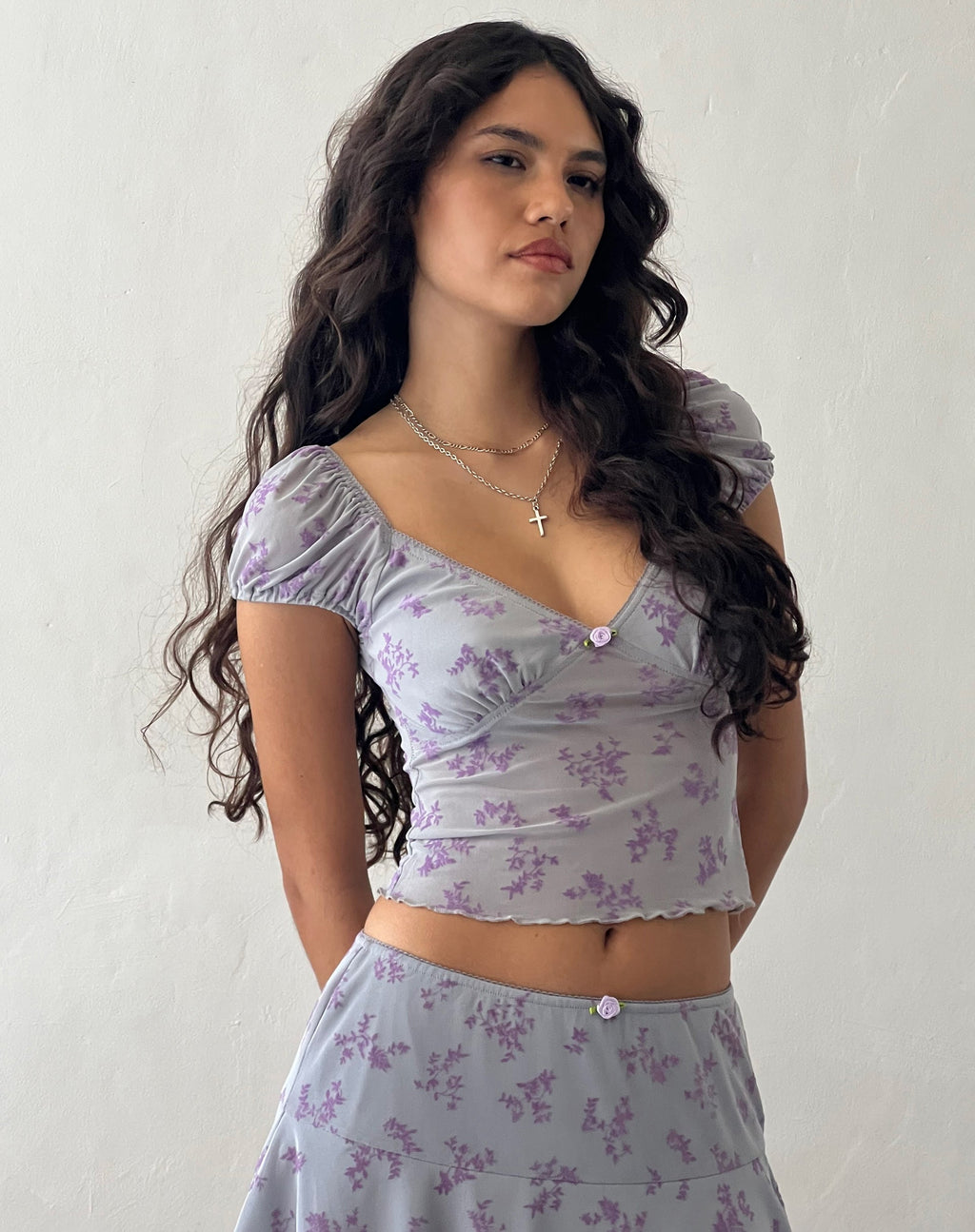 Top de malla con escote corazón Lorenne en Botanist Flock morado