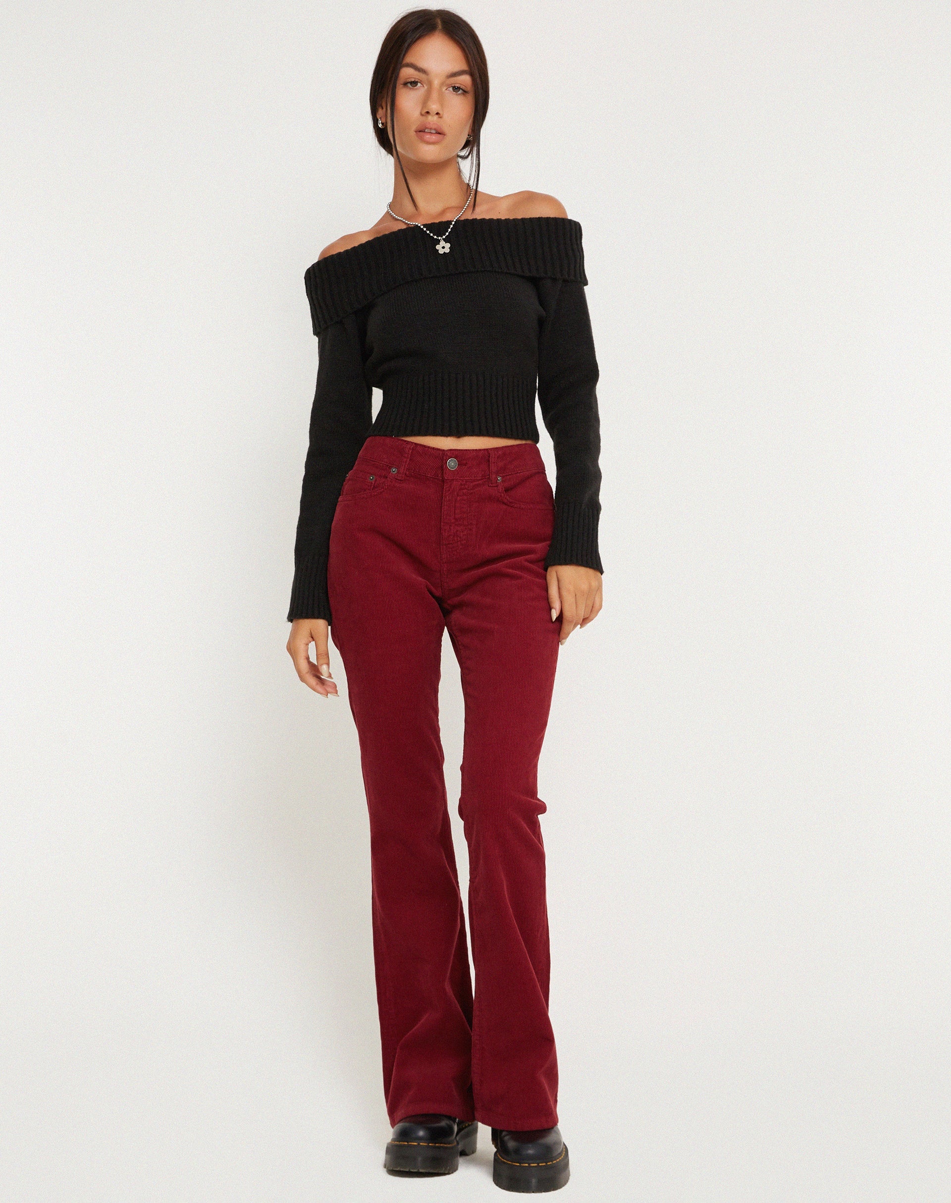 Imagen de Low Rise Bootleg Jeans en Cord Maroon