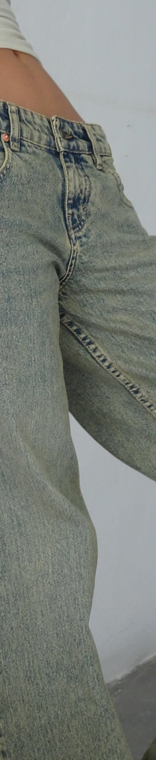 Imagen de Low Rise Parallel Jeans in Sandy Blue Acid