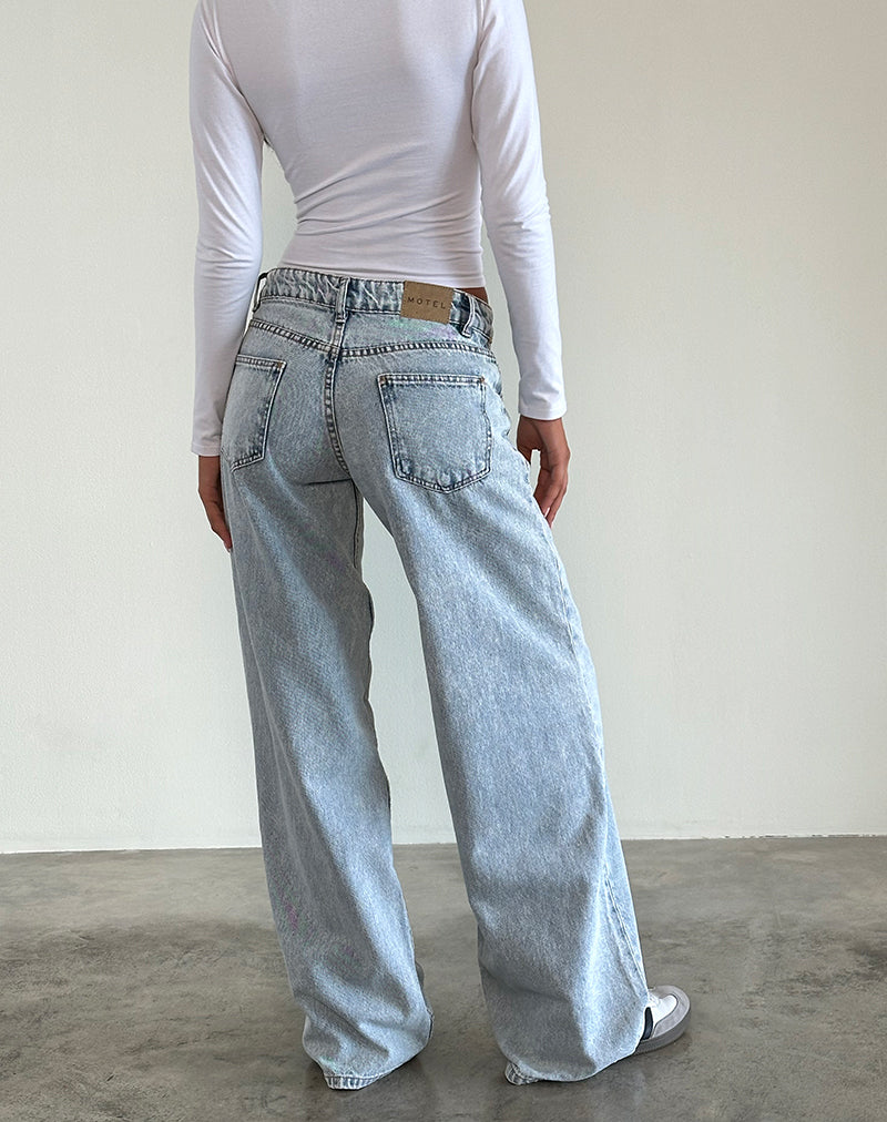 Imagen de Low Rise Roomy Jeans in 80's Light Wash Blue