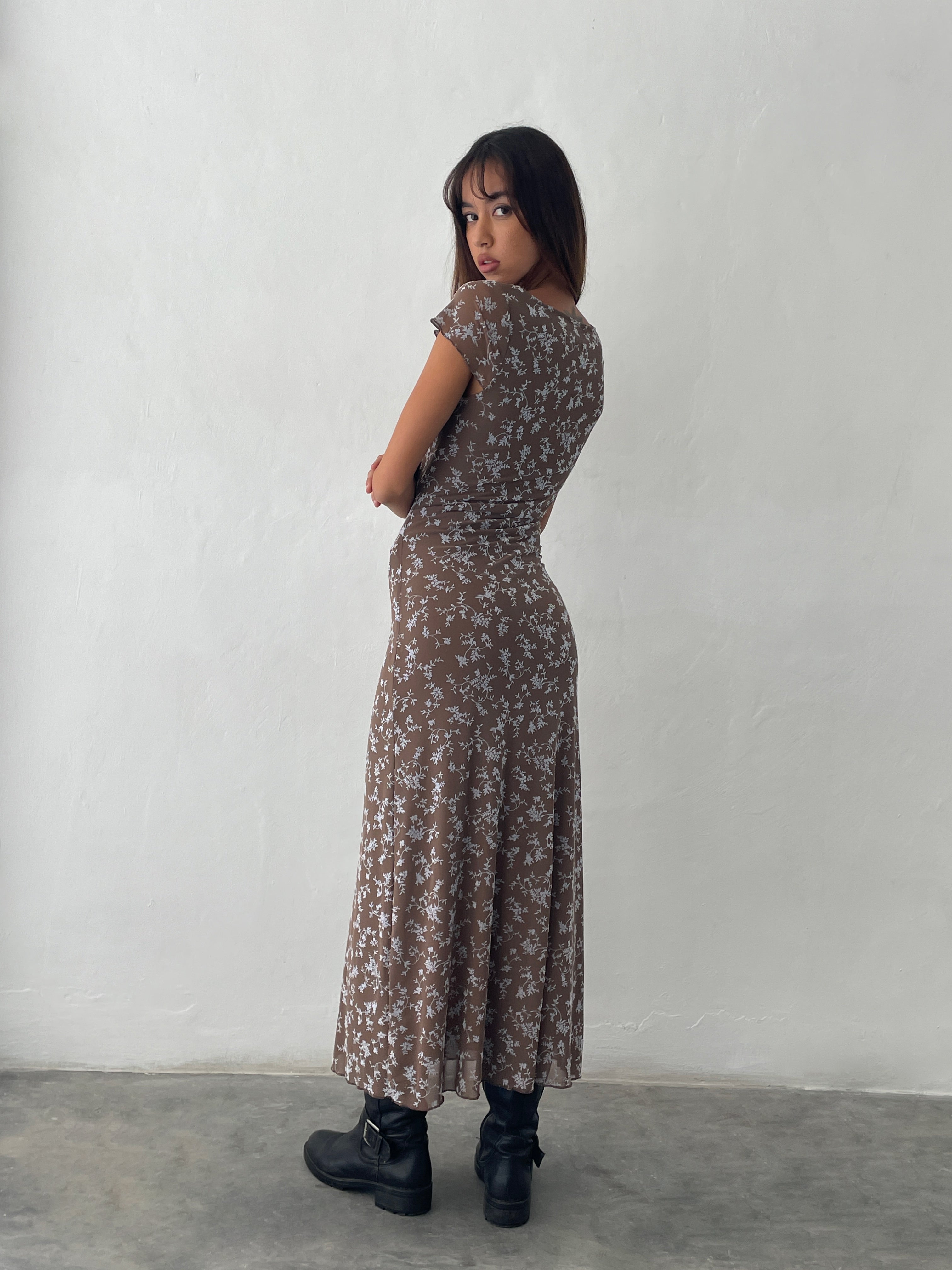 Imagen del vestido Lunama Midi Dress in Botanist Flock Dark Taupe