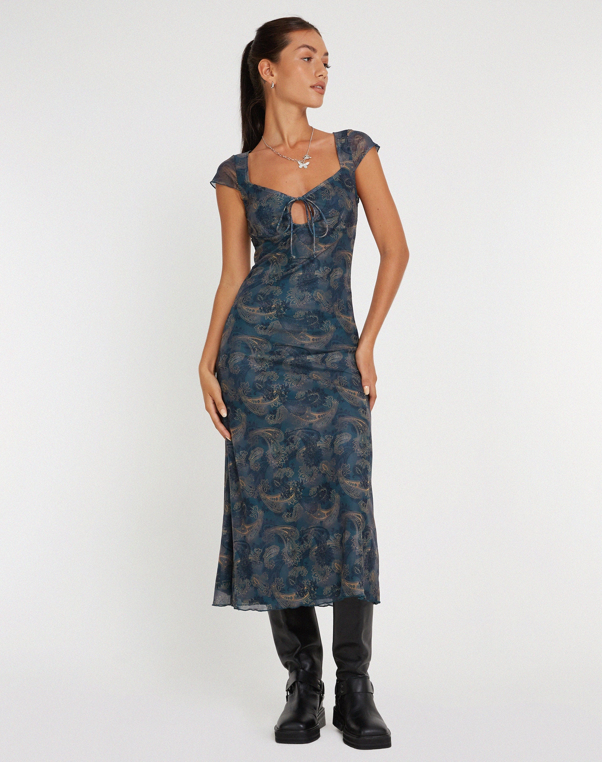 imagen de Lunama Mesh Midi Dress in Tonal Blue Paisley