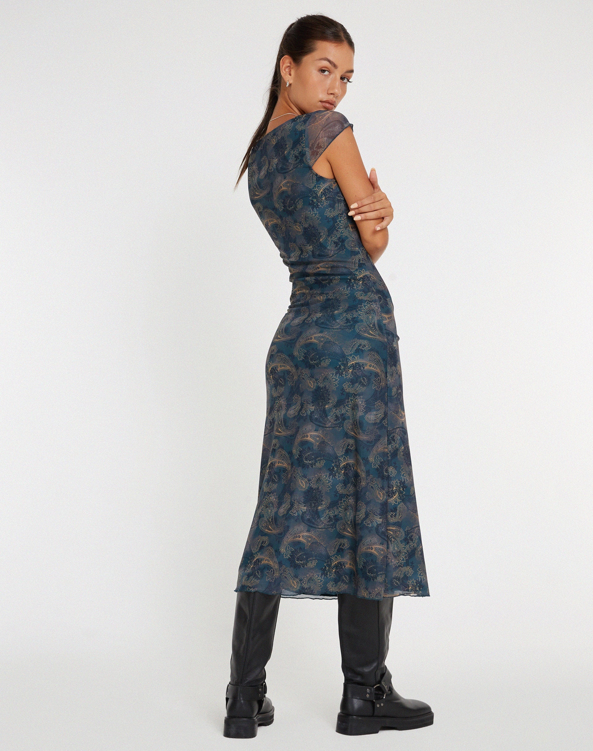 imagen de Lunama Mesh Midi Dress in Tonal Blue Paisley