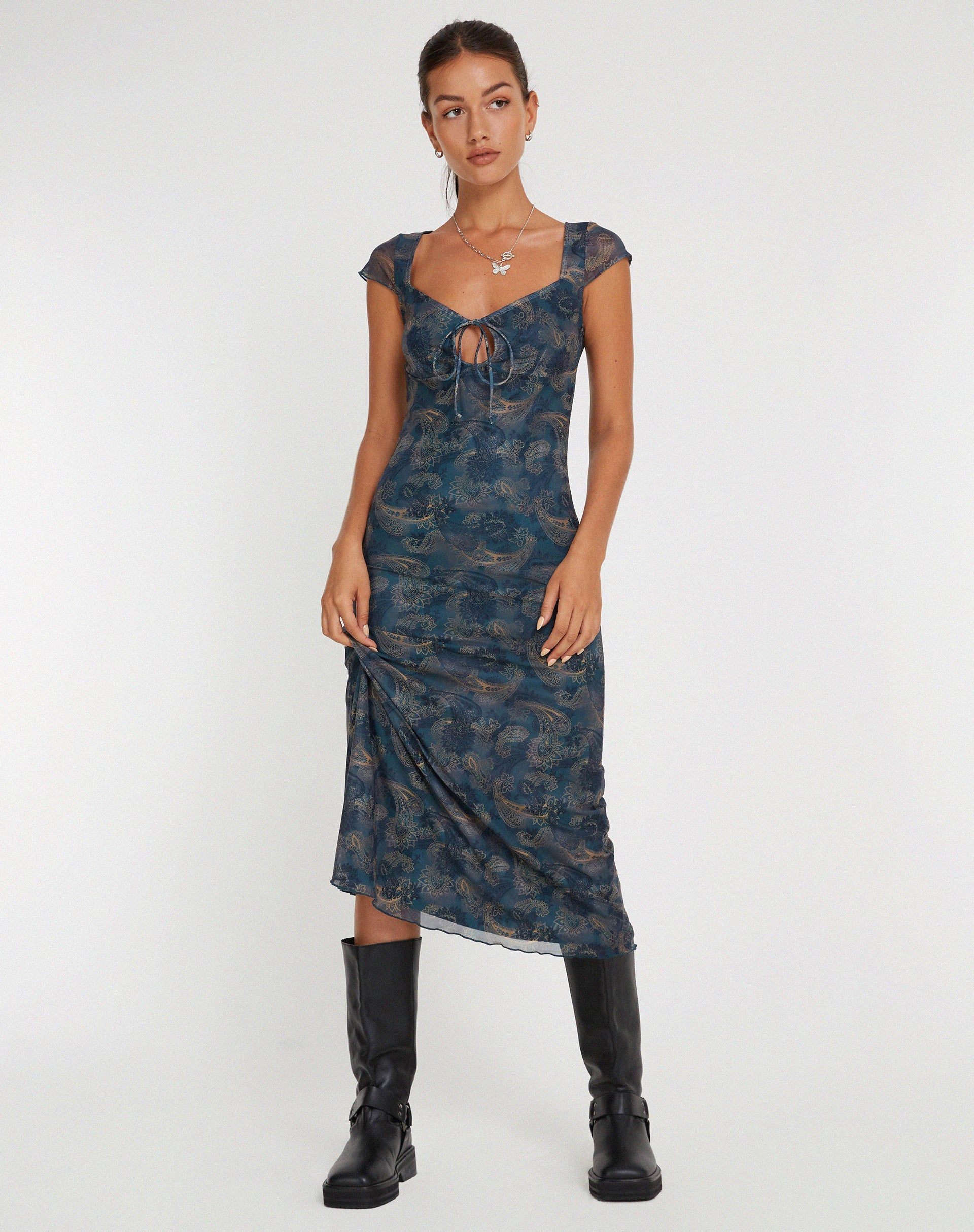 imagen de Lunama Mesh Midi Dress in Tonal Blue Paisley