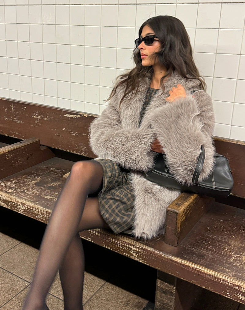 Imagen de la chaqueta Lupita de piel sintética Topo