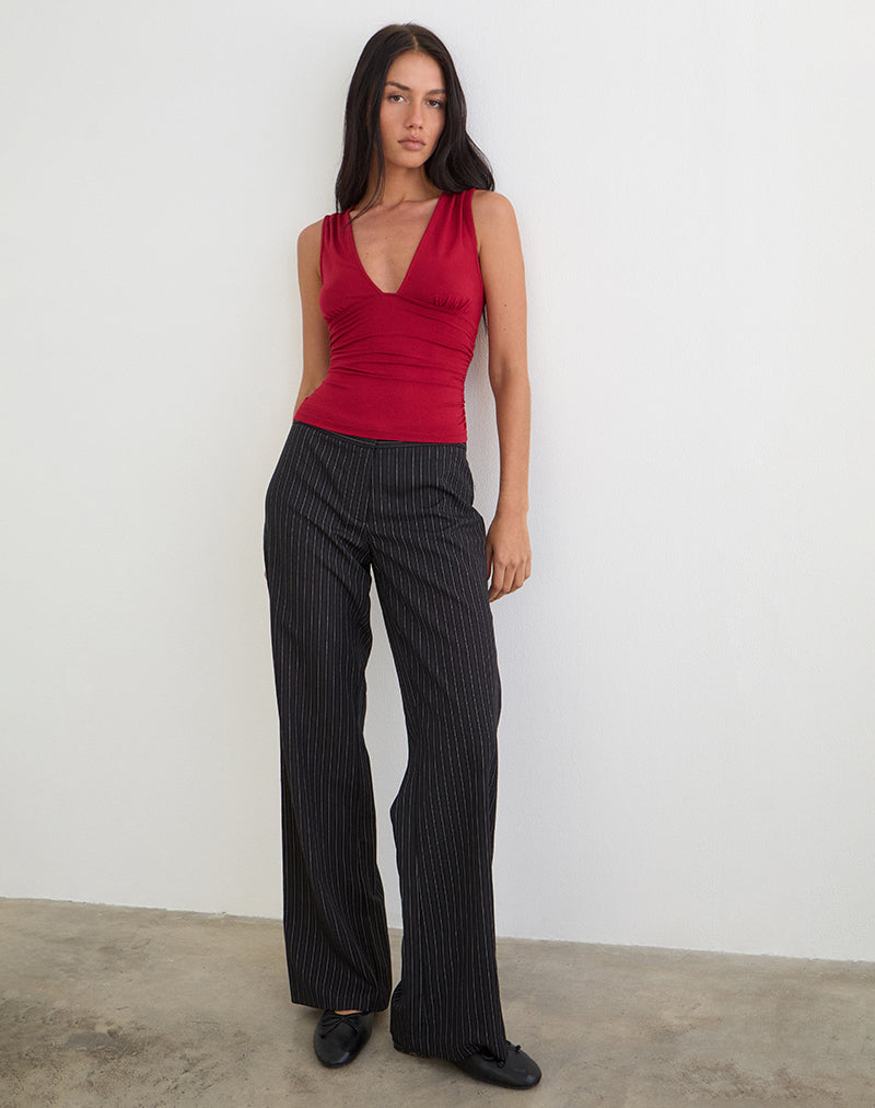 Imagen del top Lycia Plunge en rojo adrenalina.