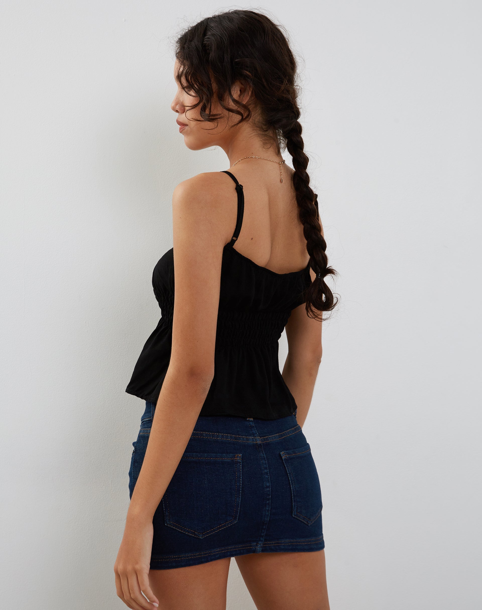 Imagen de Lyncia Tie Front Cami Top en Negro