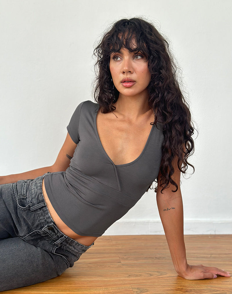Imagen de Machiko Plunge Wrap Top en gris antracita
