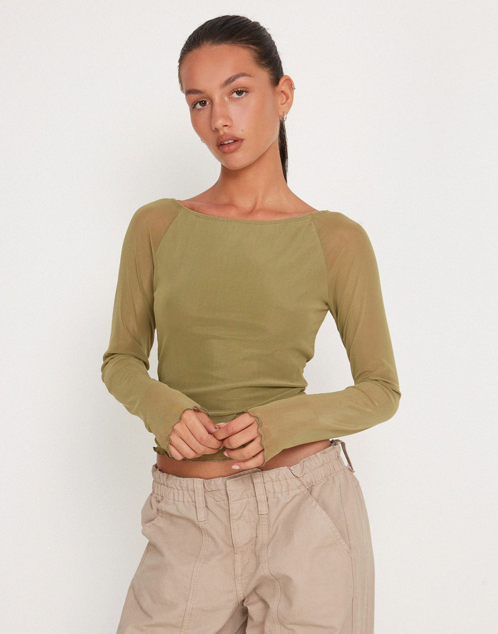 Top de malla de manga larga Mahira en verde oliva