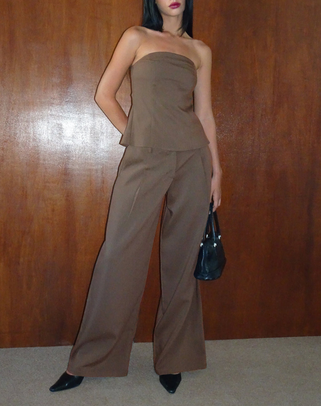 Pantalón Salisu de pata ancha en Tailoring Taupe