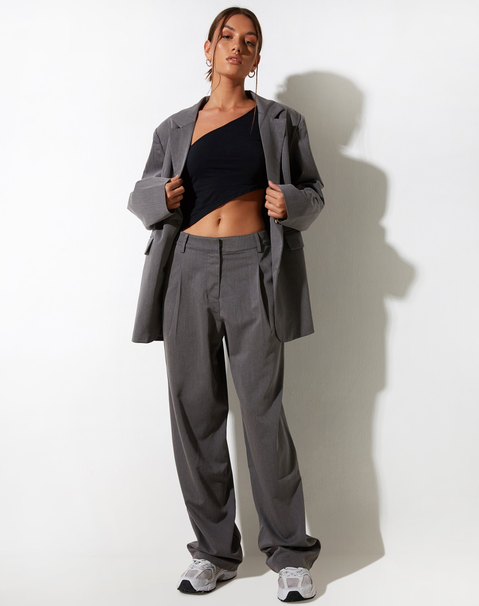 IMAGEN DE Sakaria Pantalón de pata ancha en Tailoring Charcoal