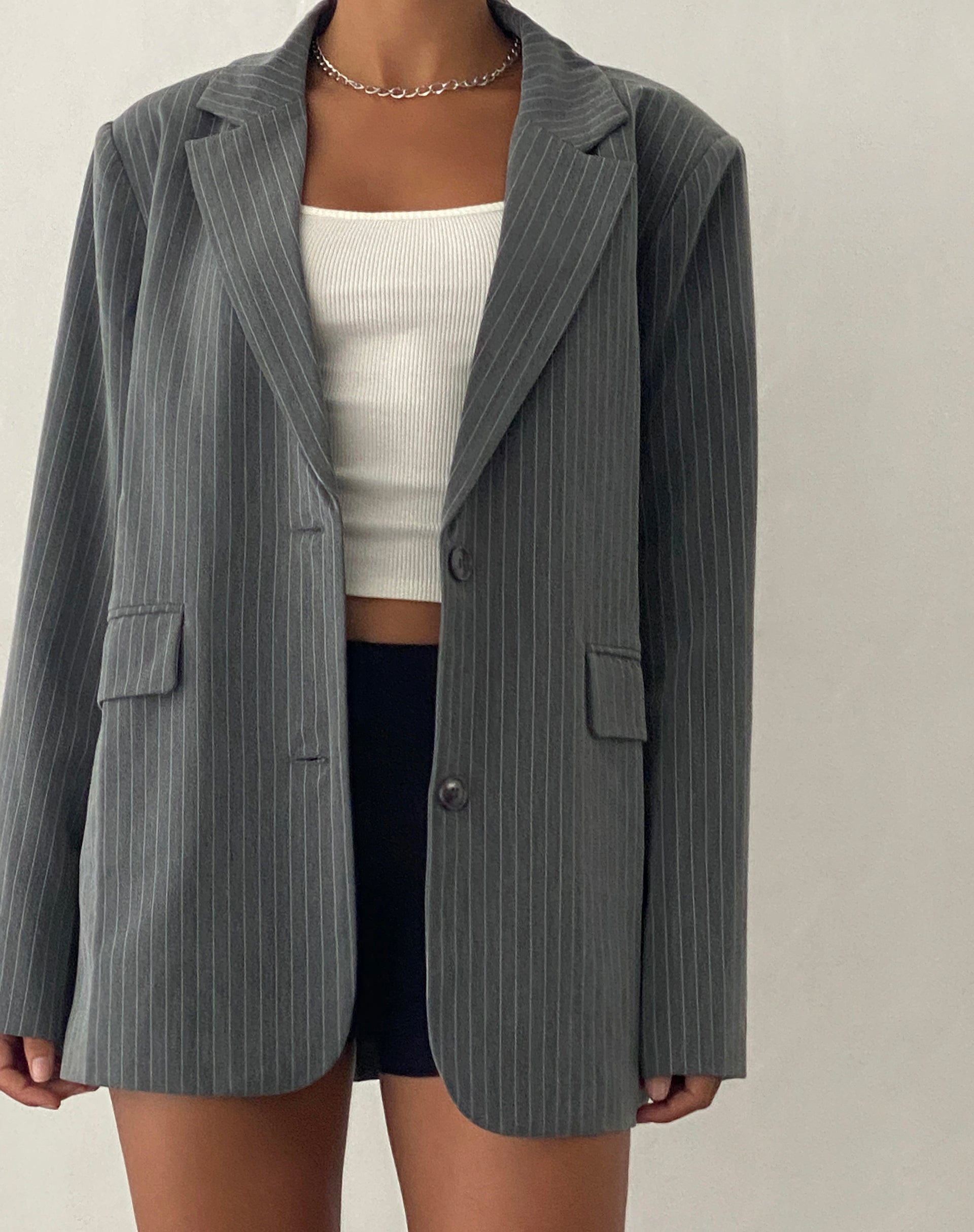 imagen de Maiwa Blazer en Tailoring Grey Pinstripe