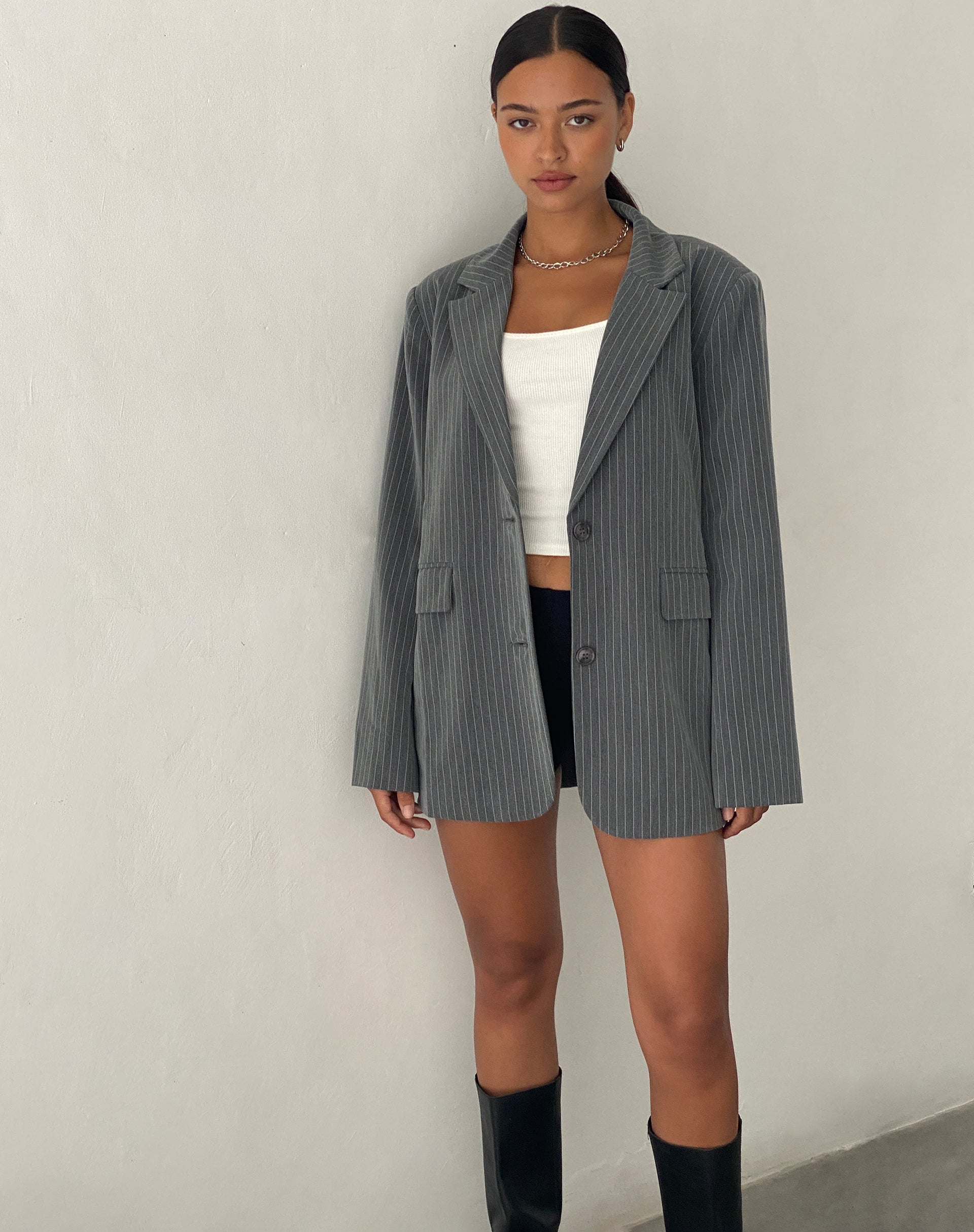imagen de Maiwa Blazer en Tailoring Grey Pinstripe