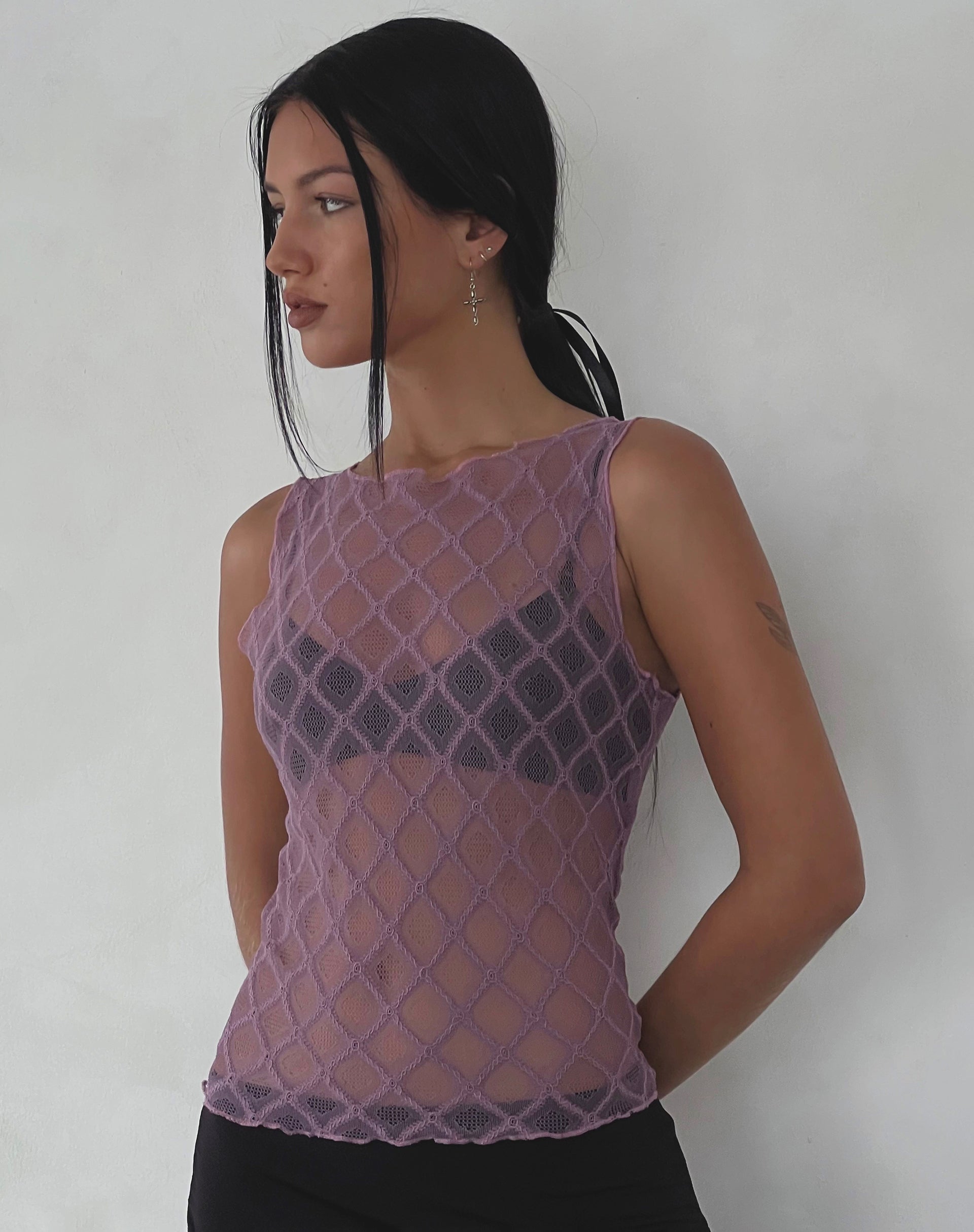 Imagen de Maloe Camiseta de tirantes con estampado de encaje en malva