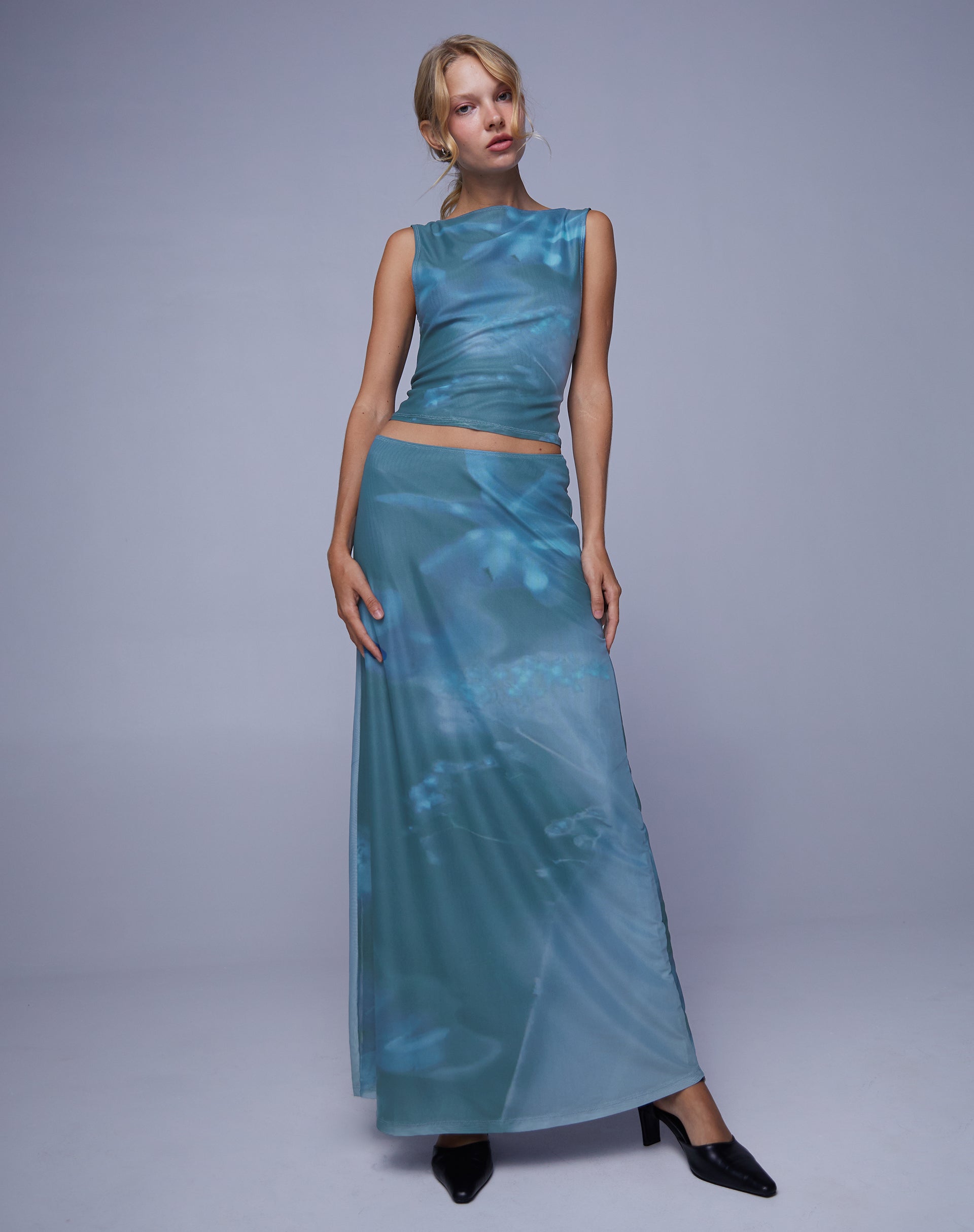 Imagen de Nola Maxi Falda en Lumen Floral Azul