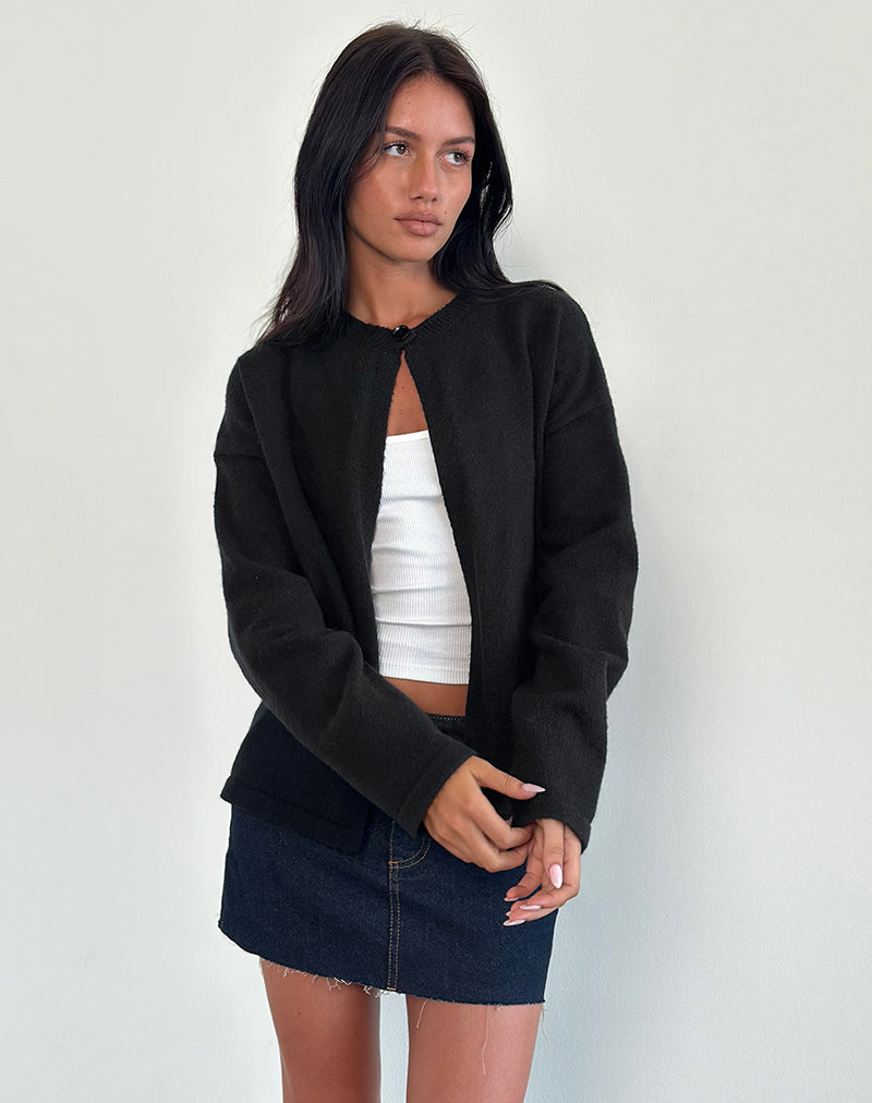 Imagen de Maureen Cardi en negro
