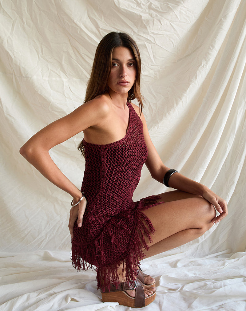 Imagen de Meloka Mini Vestido Asimétrico con Flecos en Berry