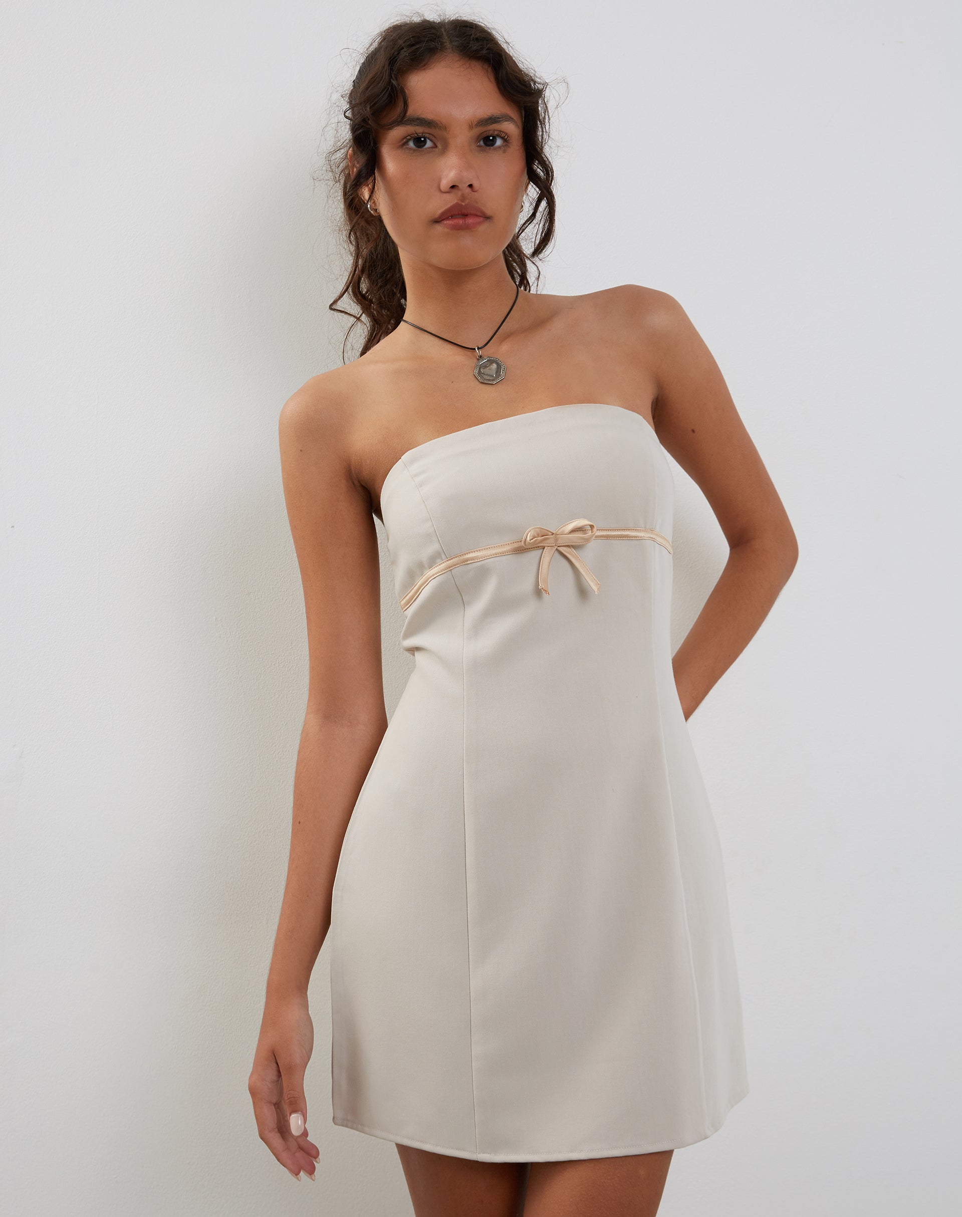 Imagen de Merila Bandeau Mini Dress in Ivory Soft Tailoring