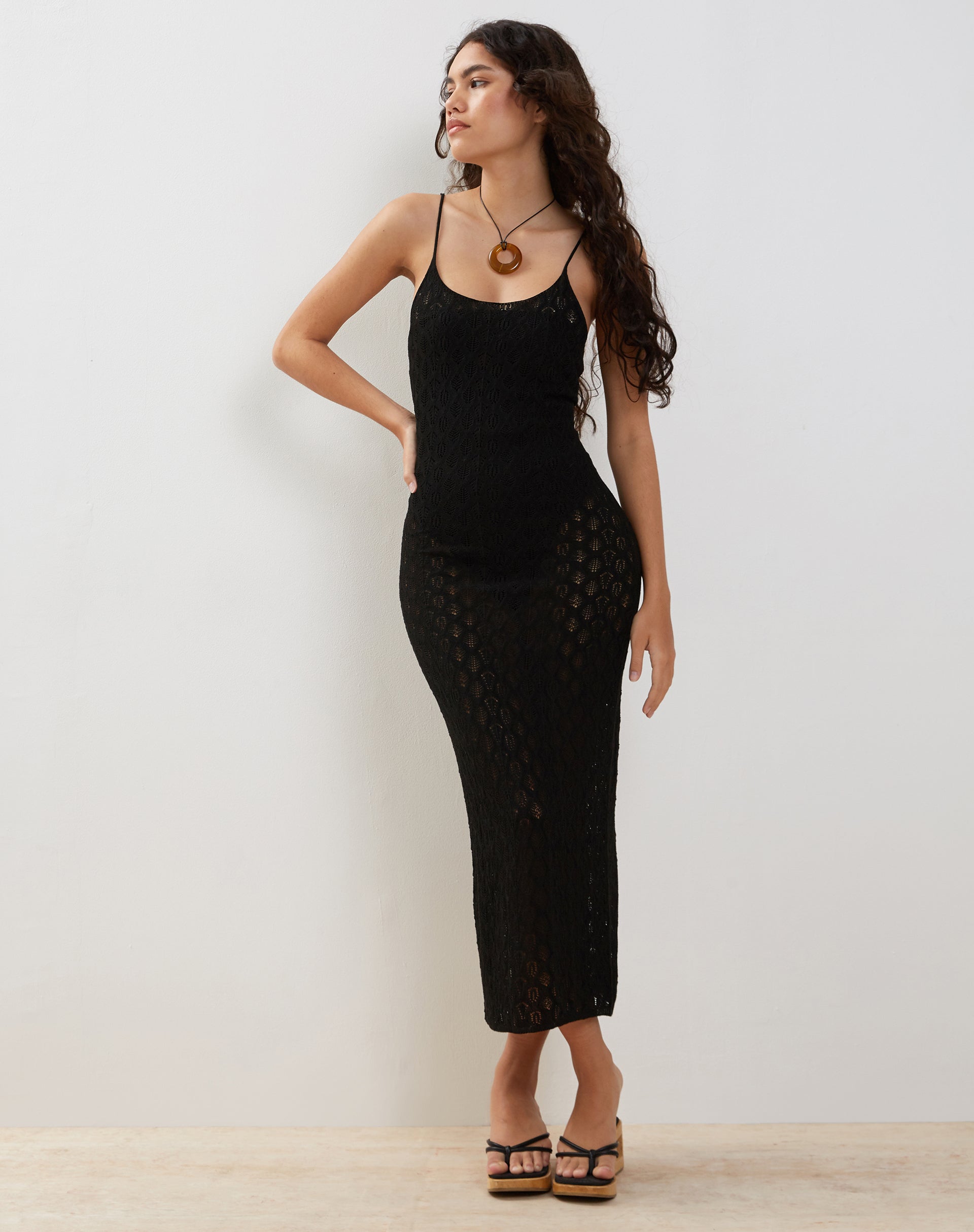 Imagen de Caroline Strappy Maxi Dress in Mesh Negro