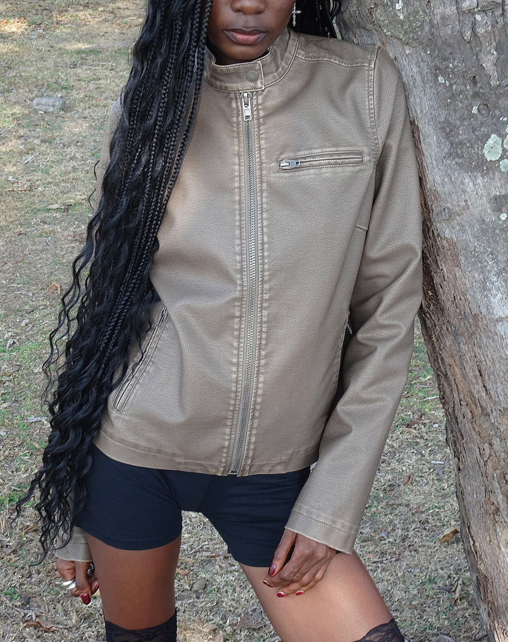 Chaqueta Mildred Distressed Biker en PU Oliva