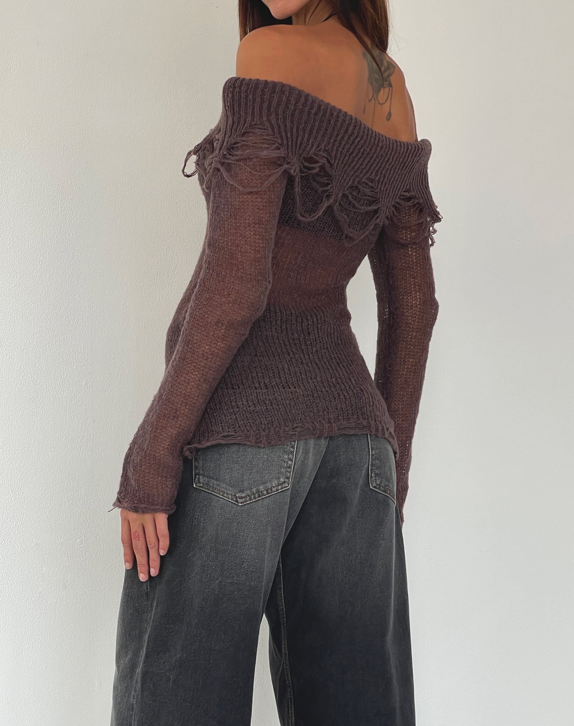 Imagen de Milena Distress Knit Long Sleeve Bardot Top in Maroon