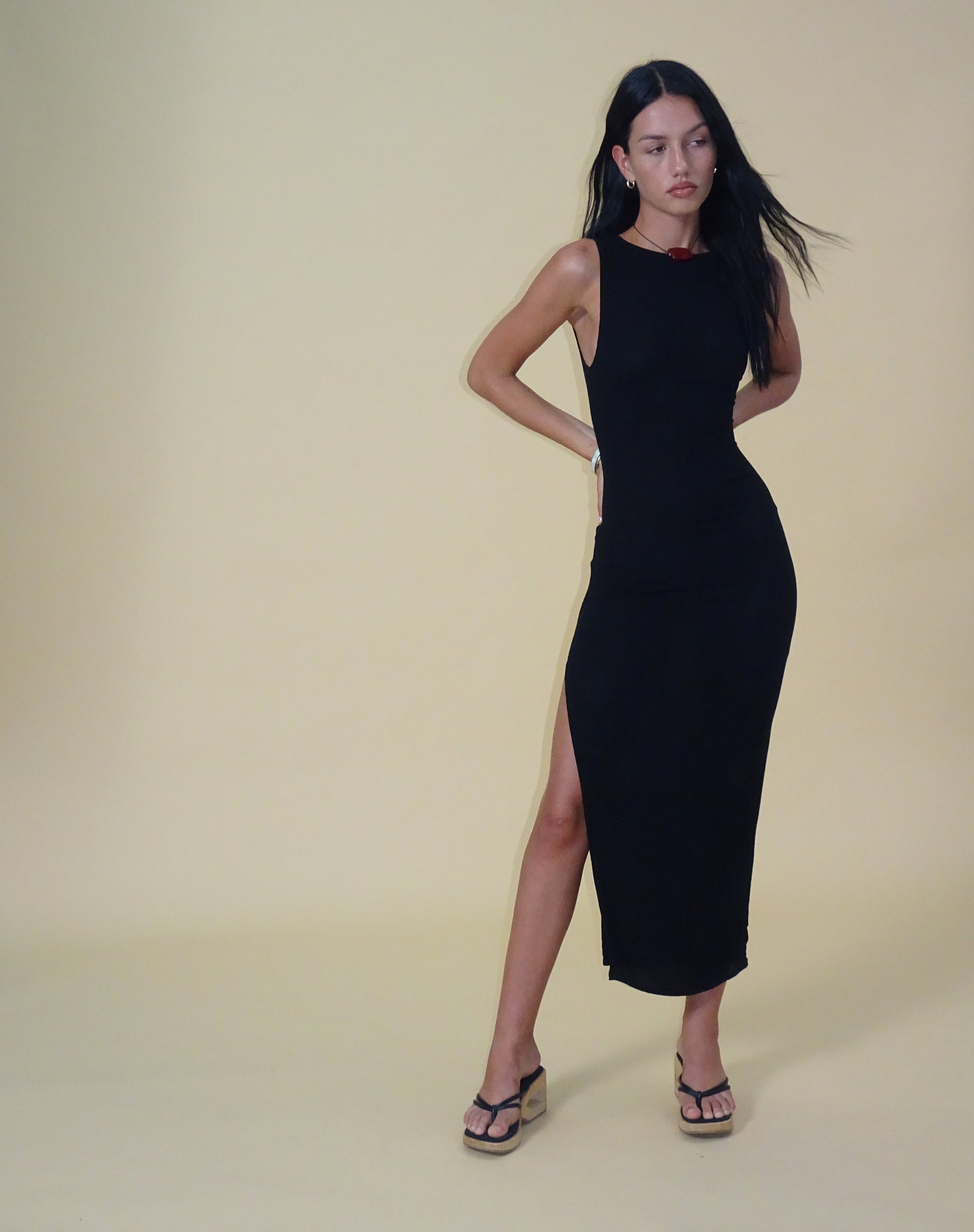 Imagen de Minyo Racer Neck Maxi Dress in Crinkle Black