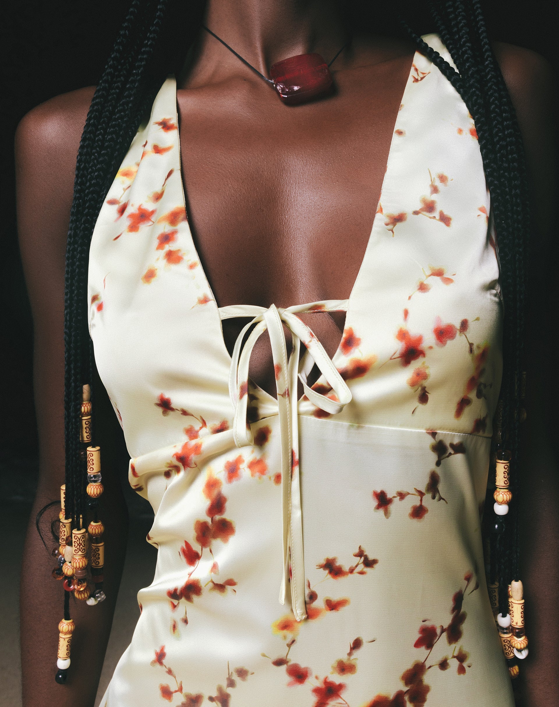 Imagen de Lasanda Maxi Vestido de Raso en Bohemio Floral Amarillo