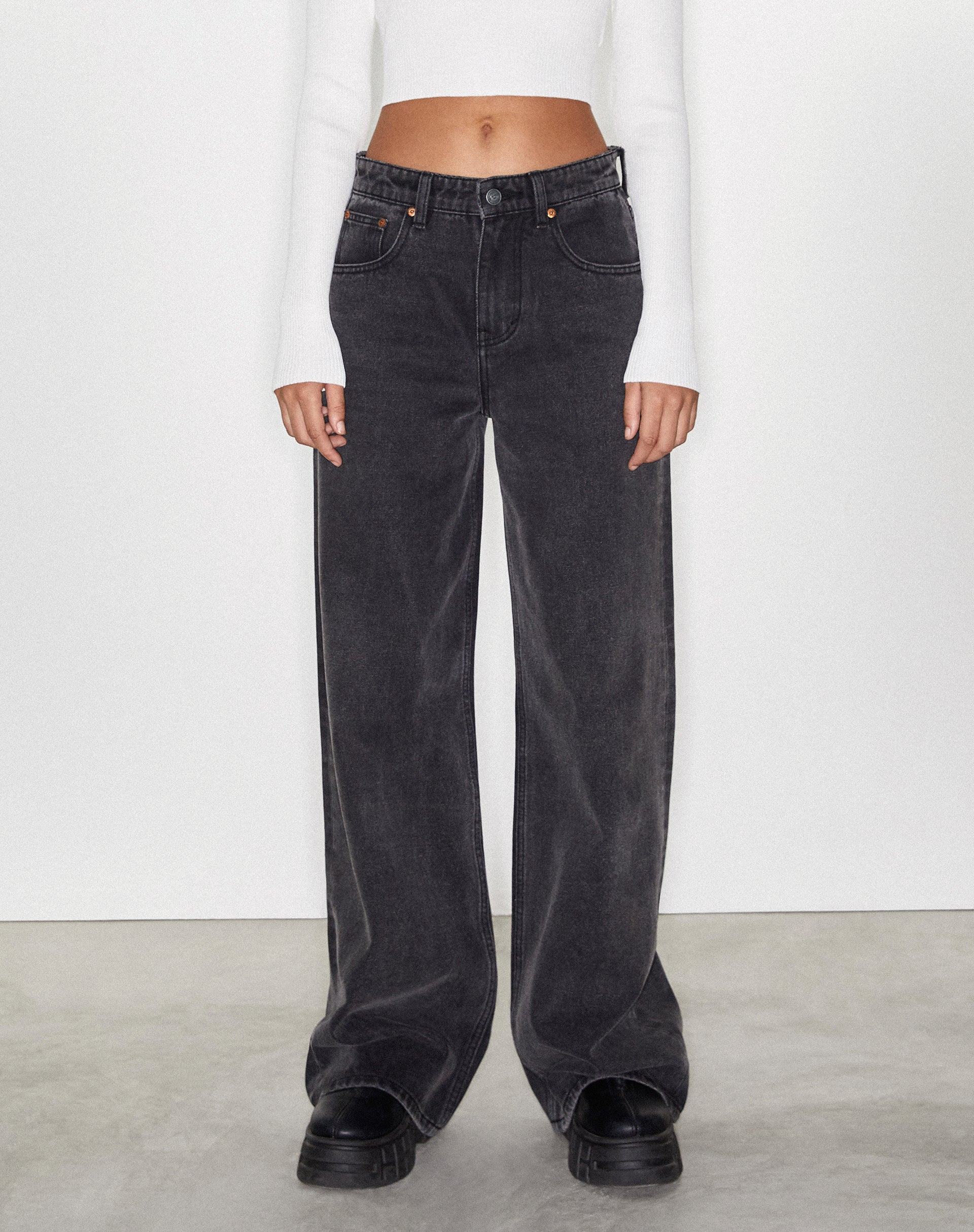 imagen de Extra Wide Jean en Black Wash