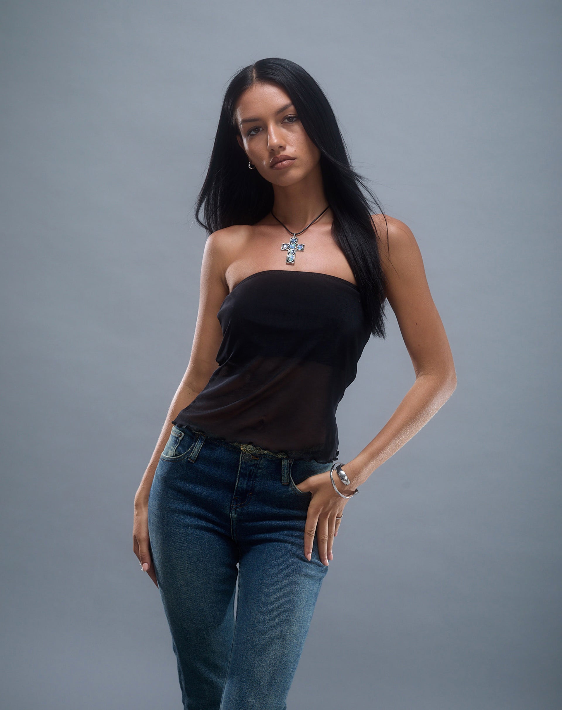 Imagen de Saturi Mesh Longline Bandeau Top en Negro