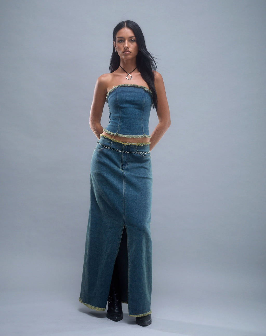 Zaenap Frayed Denim Maxi Falda en Marrón Azul Ácido