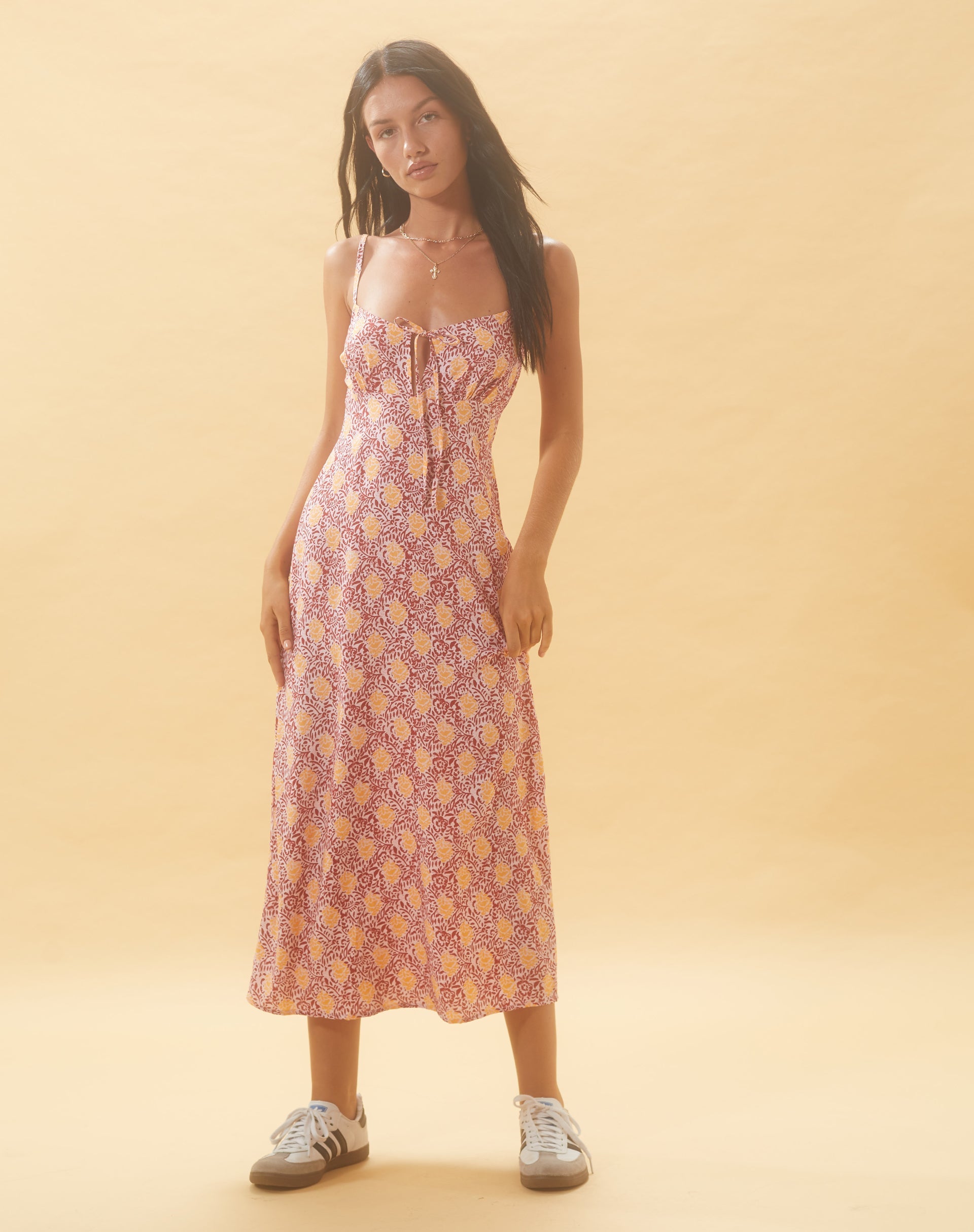 Imagen del vestido Jelika Midi Dress in Bohemian Batik Maroon Peach