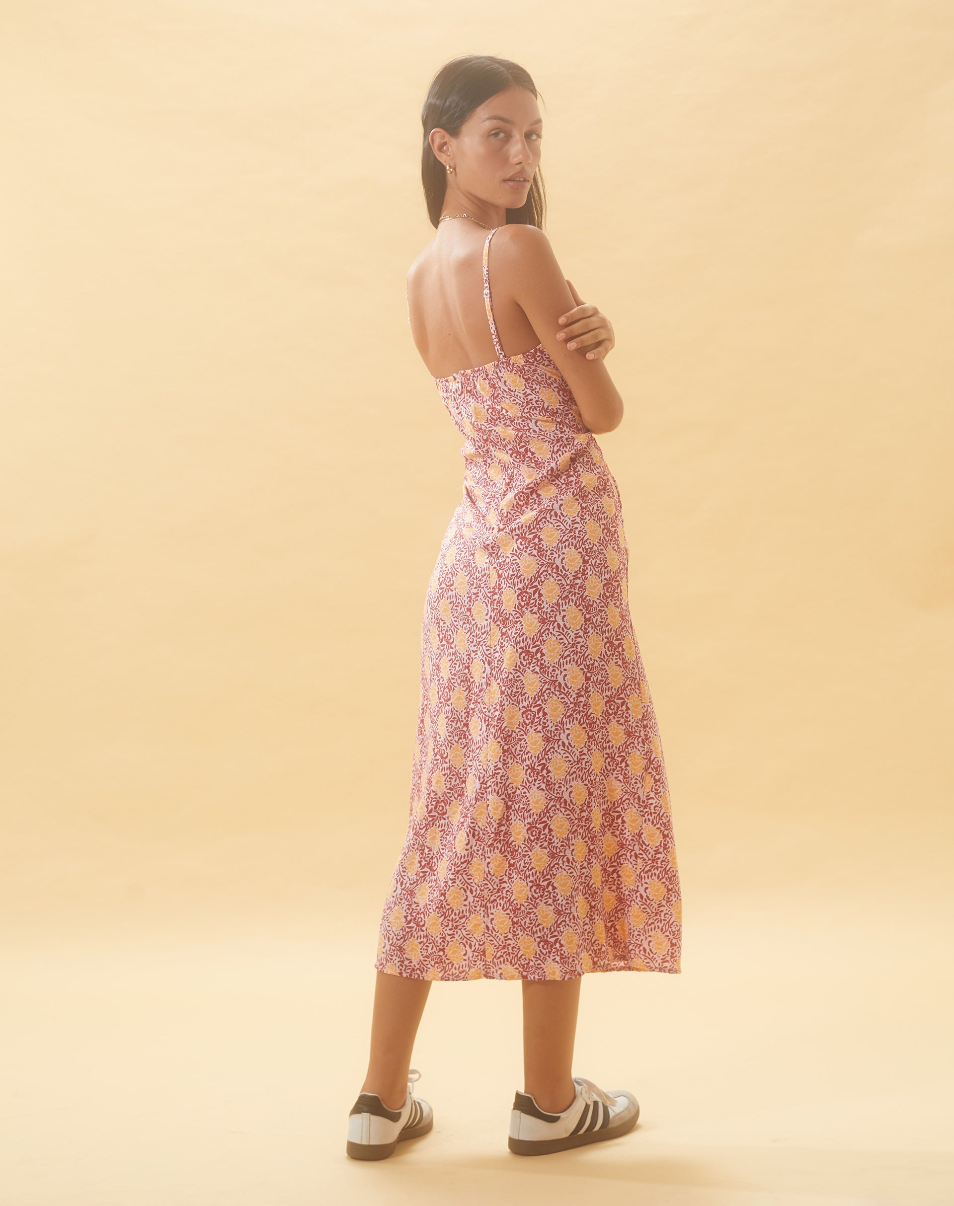 Imagen del vestido Jelika Midi Dress in Bohemian Batik Maroon Peach