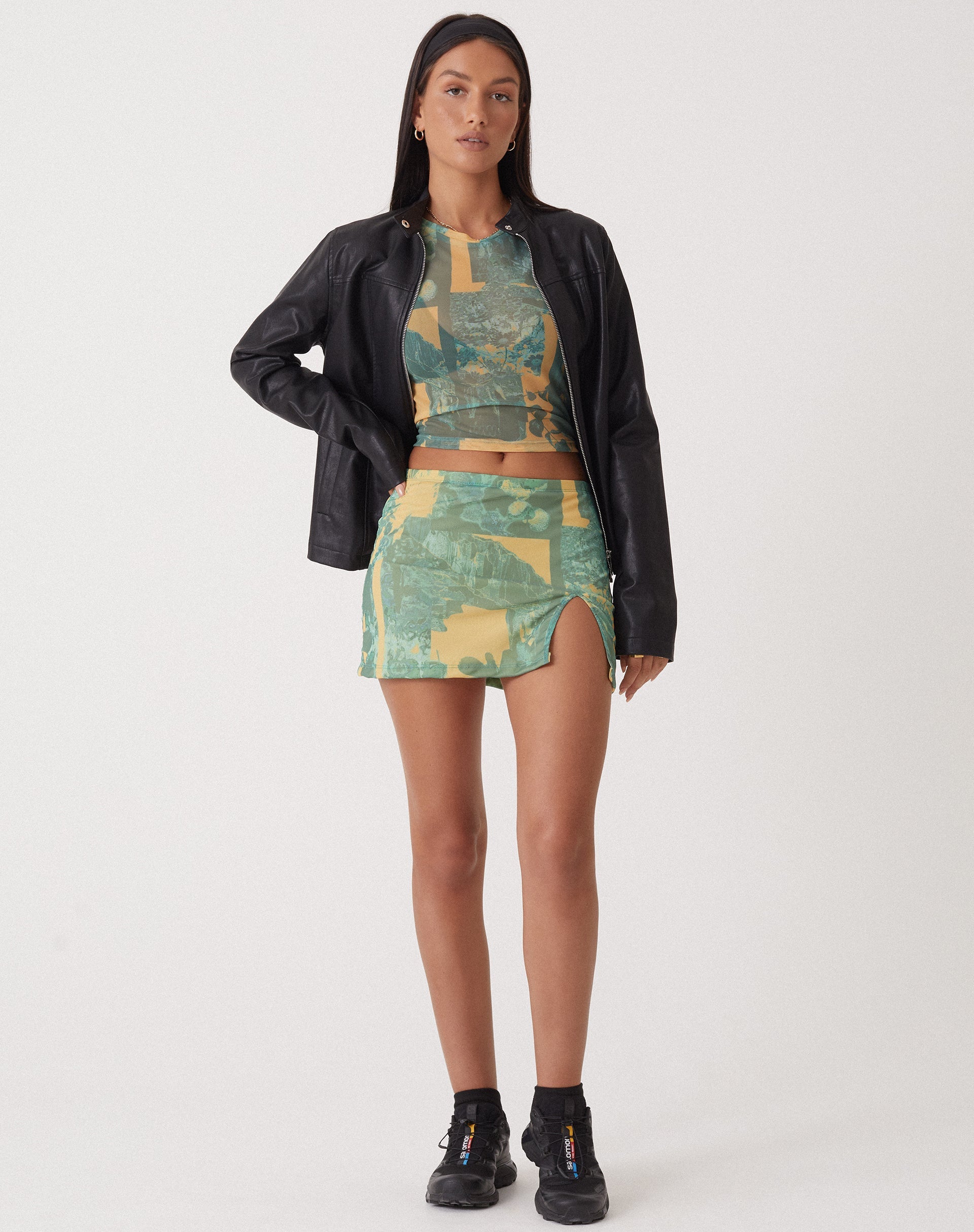imagen de MOTEL X OLIVIA NEILL Minifalda Pelma en Collage Floral Verde Sombra